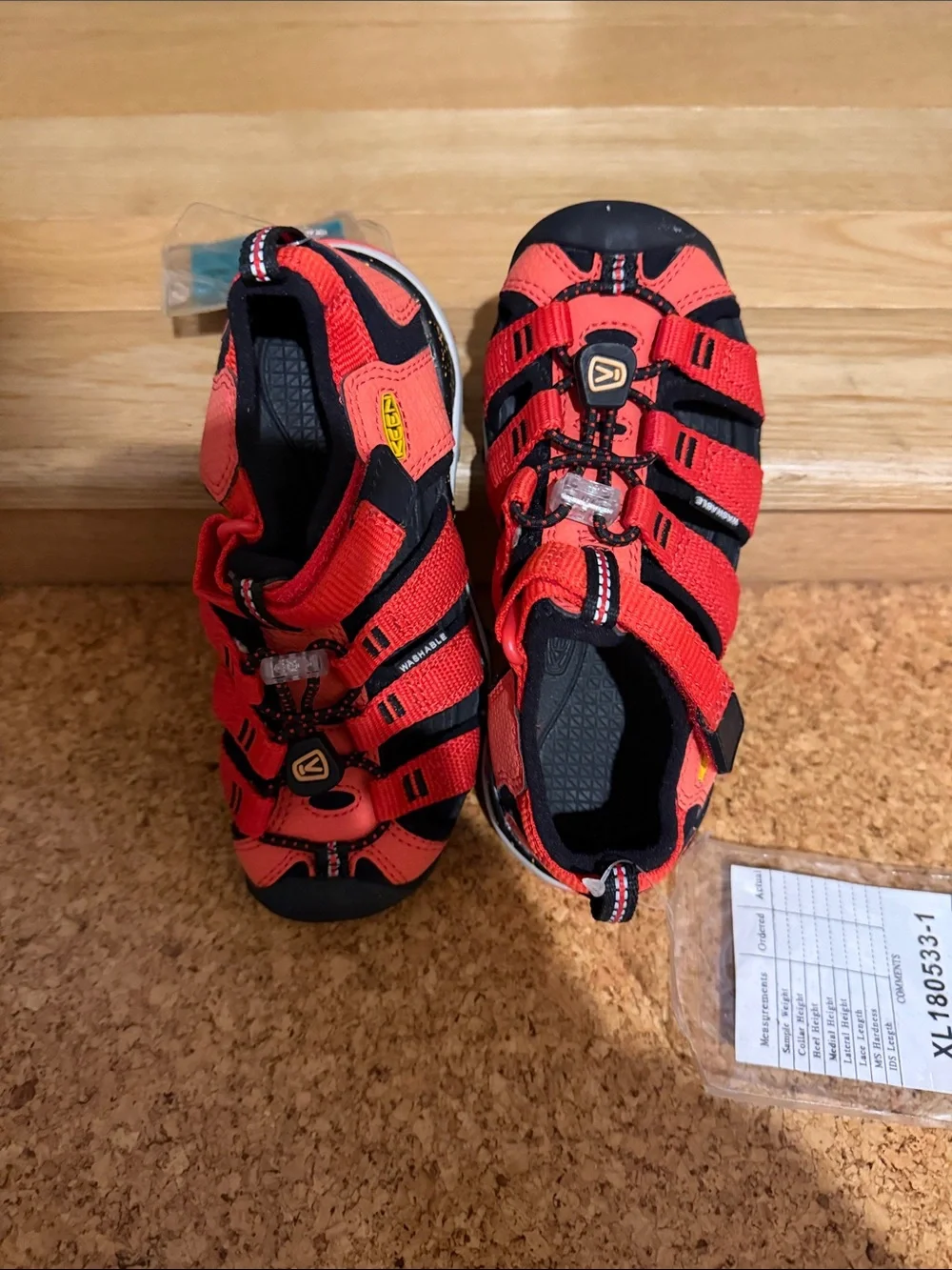 KEEN kids Newport H2 Water Friendly Sandal - SAMPLE PAIR